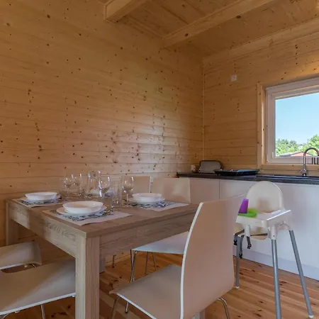 Letniskowe Blekit Lodge